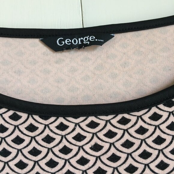 Soft Pink Mermaidcore Scale Print Tee - Picture 9 of 16